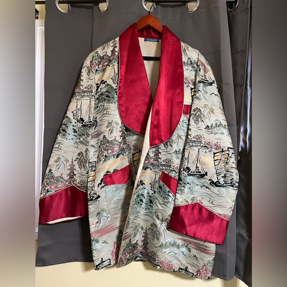 Vintage 1950s Japanese souvenir smoking jacket.